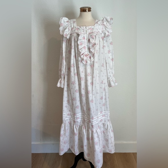 VINTAGE Gilligan O’Malley | Floral Ruffle Mumu Nightgown - Picture 3 of 9